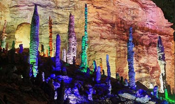 長沙出發(fā)到黃龍洞、天門山二日游