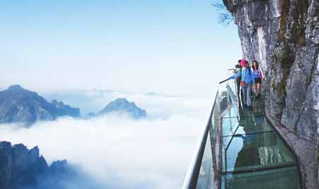 長沙出發(fā)到張家界玻璃橋云天渡、森林公園、天門山玻璃棧道往返4天3晚游