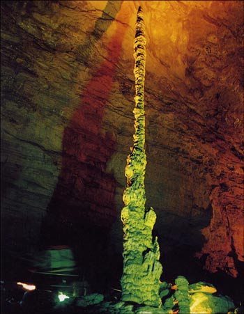 張家界國(guó)家森林公園、大峽谷、玻璃橋、鳳凰古城四日游